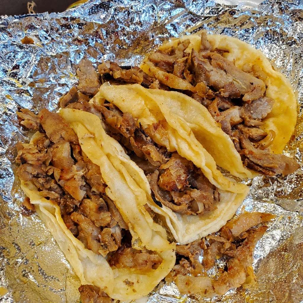 Tacos Y Mariscos El Tio | 10250 Rosecrans Ave, Bellflower, CA 90706, USA | Phone: (562) 925-8381