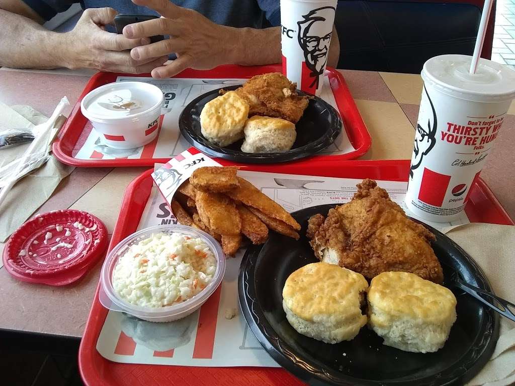 KFC | 1533 Columbia Ave, Lancaster, PA 17603, USA | Phone: (717) 393-5590