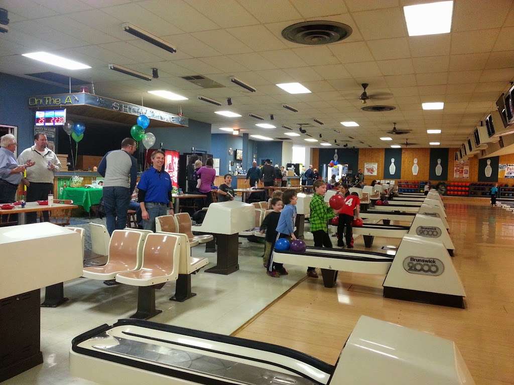 Fair Haven Lanes | 711 E Hawley St, Mundelein, IL 60060 | Phone: (847) 566-4110