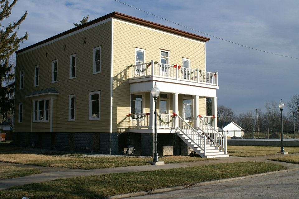 Hampsher Hotel | E Krack St, Forrest, IL 61741, USA