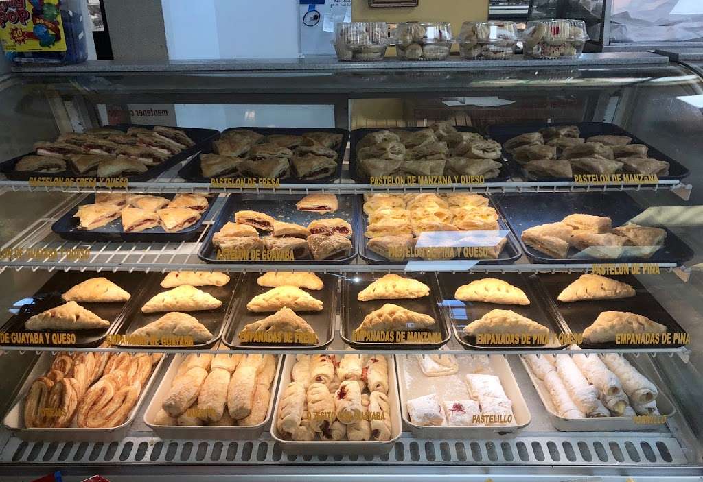 La Hacienda Bakery-Rotisserie | 308 W Chestnut Ave # 105, Vineland, NJ 08360, USA | Phone: (856) 692-9979