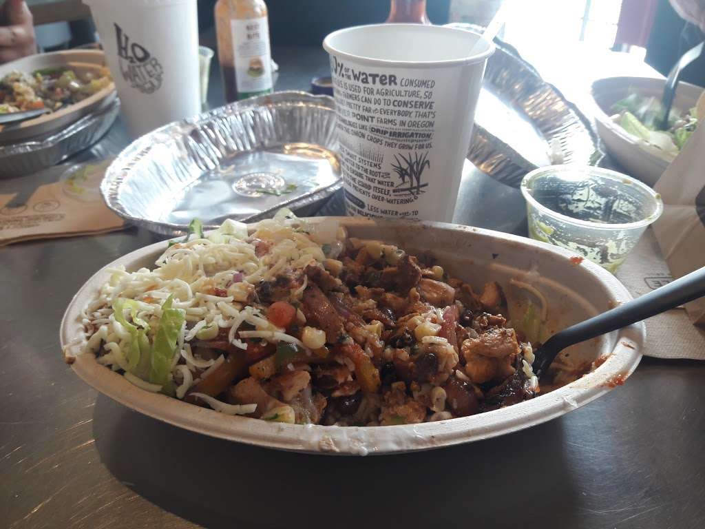 Chipotle Mexican Grill | 3455 Salida St Unit D, Aurora, CO 80011, USA | Phone: (303) 371-2334