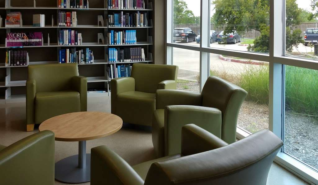 Bracewell Neighborhood Library | 9002 Kingspoint Dr, Houston, TX 77075, USA | Phone: (832) 393-2580