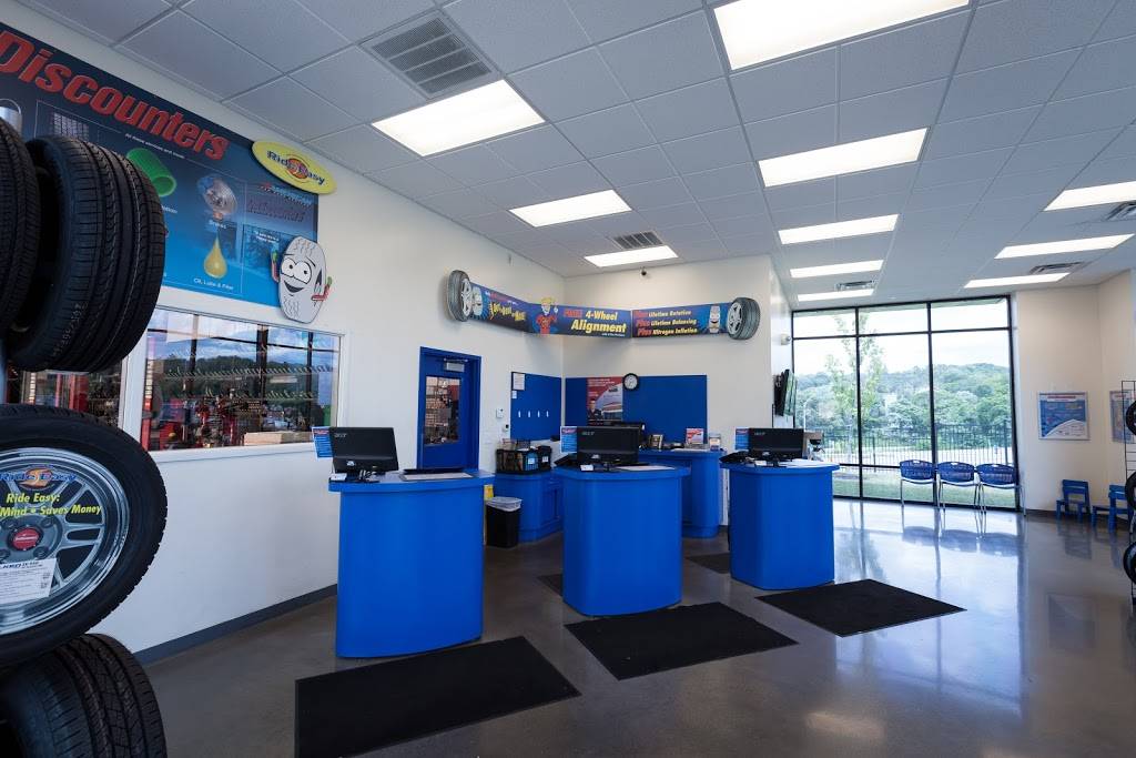 Tire Discounters | 115 Pavilion Pkwy, Newport, KY 41071, USA | Phone: (859) 547-1495