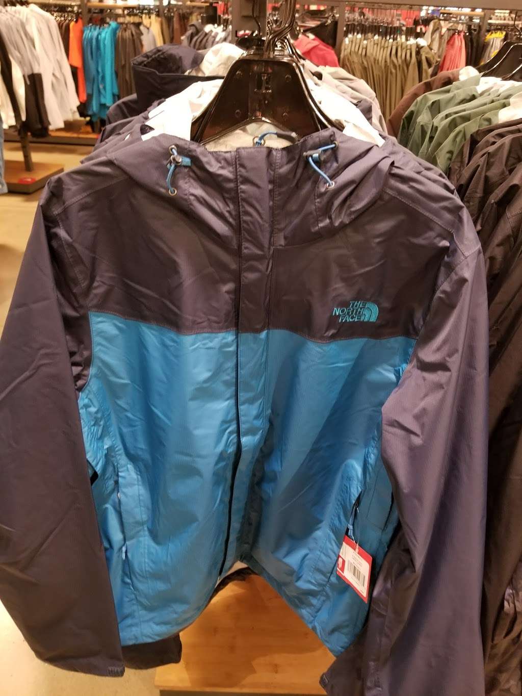 The North Face Outlet | 950 Camarillo Center Dr Ste 952, Camarillo, CA 93010, USA | Phone: (805) 484-4010