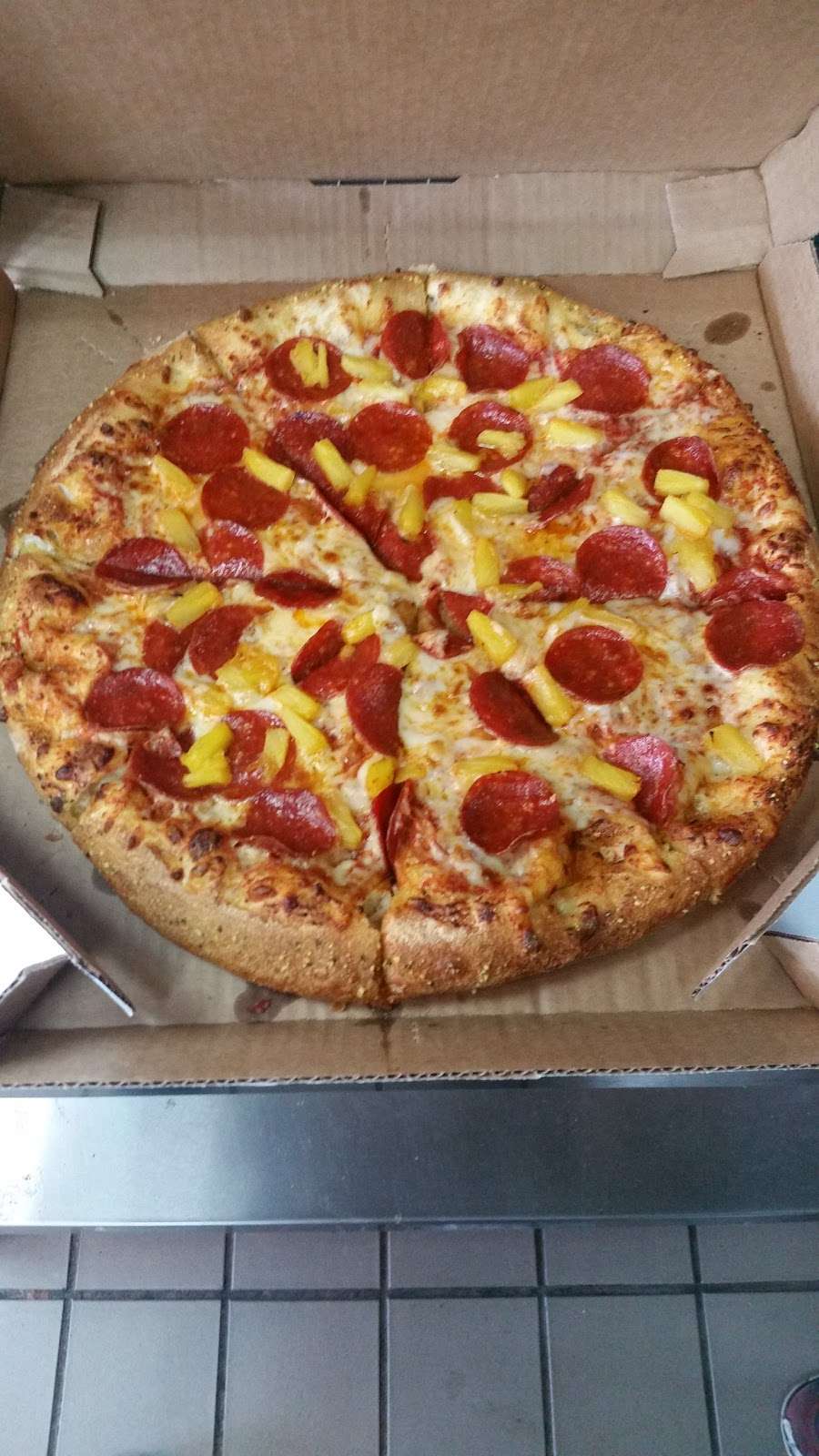 Dominos Pizza | 1277 W Foothill Blvd, Upland, CA 91786 | Phone: (909) 981-7555