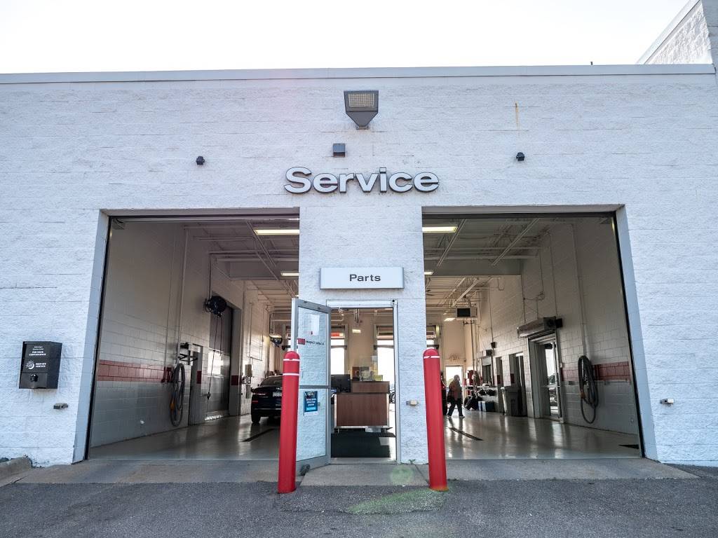 Luther Nissan of Inver Grove Service Department | 1470 50th St E, Inver Grove Heights, MN 55077, USA | Phone: (833) 595-0629