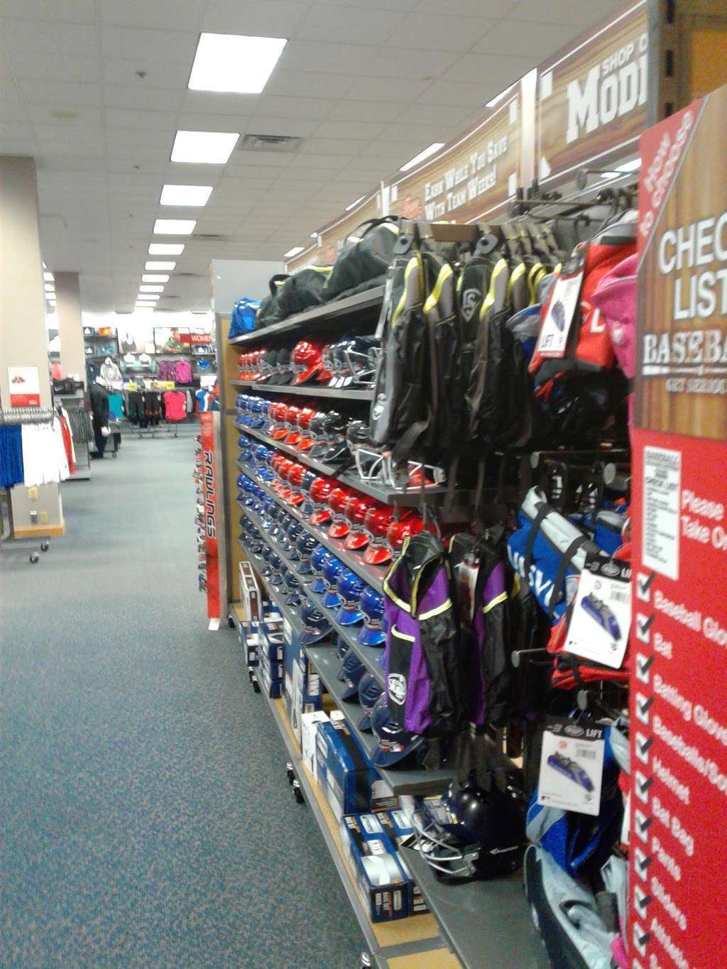 Modells Sporting Goods | 6701 Frontier Dr, Springfield, VA 22150, USA | Phone: (703) 971-8303