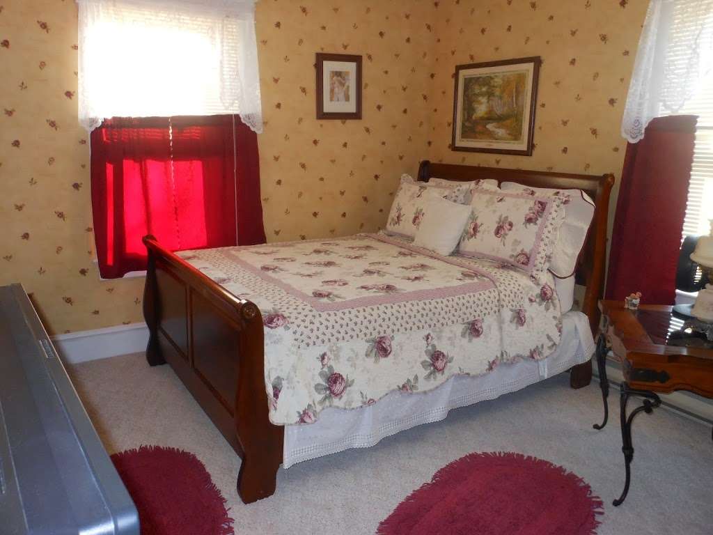 Vickis Inn Bed and Breakfast | 1316 Old Ocean City Rd, Salisbury, MD 21804, USA | Phone: (443) 880-2495