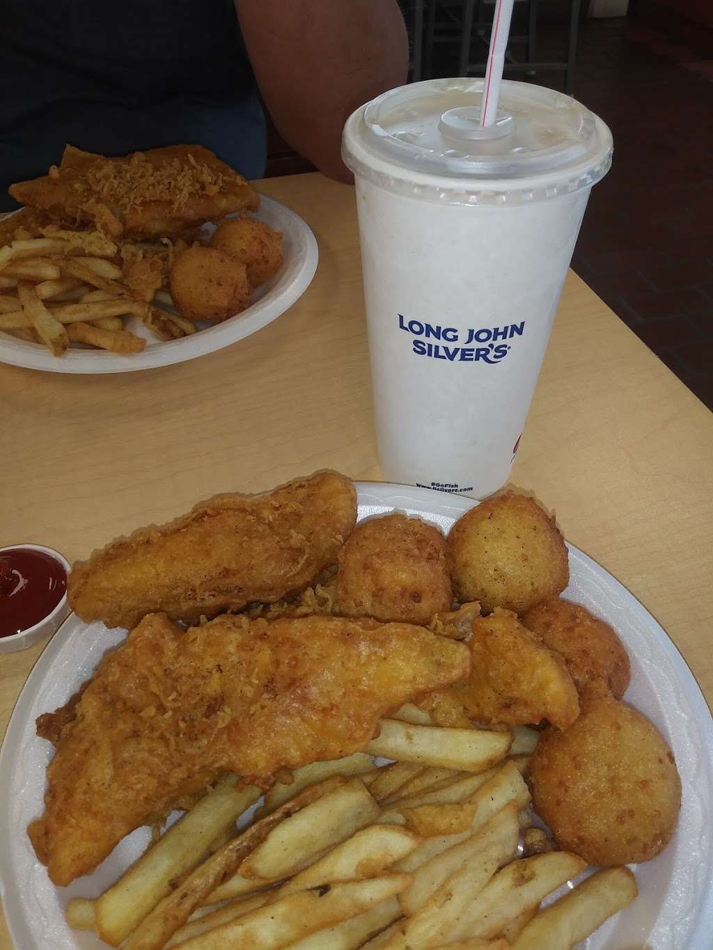 Long John Silvers | 6929 Harrisburg Blvd, Houston, TX 77011, USA | Phone: (281) 888-9589