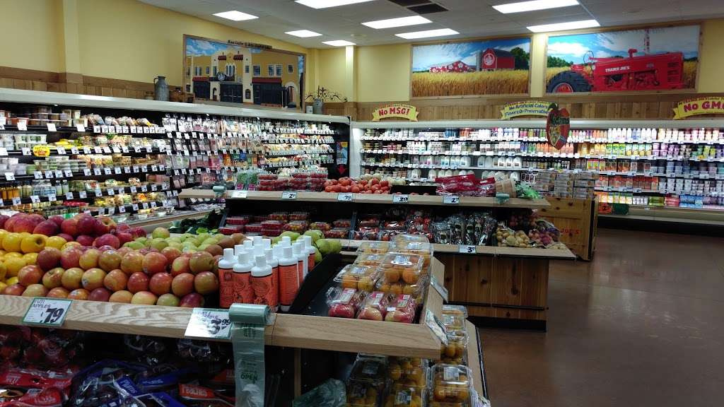 Trader Joes | 1800 S Randall Rd, Algonquin, IL 60102, USA | Phone: (847) 854-4886