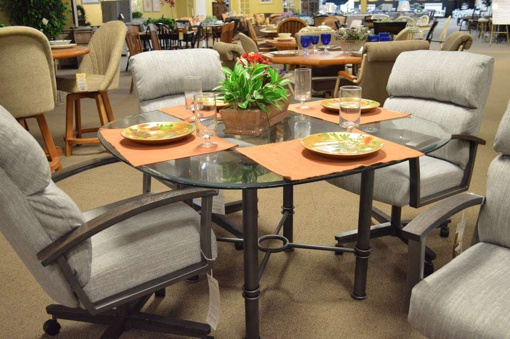 Lees Furniture & Bedding | 22549 US Highway 27 North, Lake Wales, FL 33859, USA | Phone: (863) 676-2224