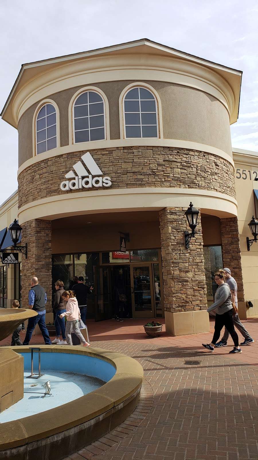 adidas Outlet | 5524 New Fashion Way Suite 1040, Charlotte, NC 28278 | Phone: (704) 587-0544
