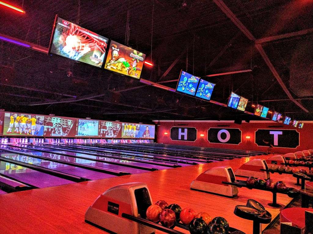 Bowlmor Green Brook | 380 US-22, Green Brook Township, NJ 08812, USA | Phone: (732) 356-0011