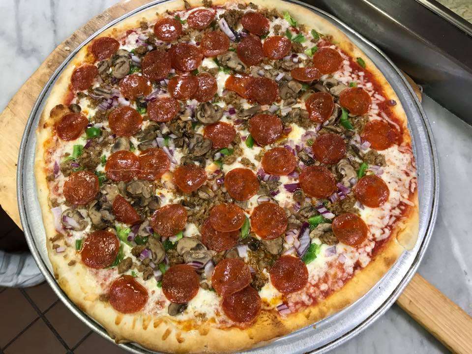 Giovannis Pizza | 3753, 205 E Collins Rd, Galloway, NJ 08205, USA | Phone: (609) 748-0444