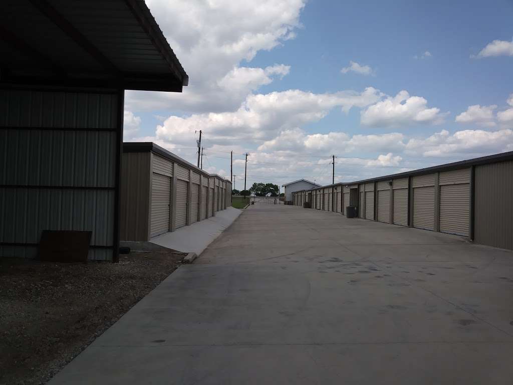 4 Seasons Mini Storage | 9214 US Hwy 87 E, San Antonio, TX 78263, USA | Phone: (210) 649-3700