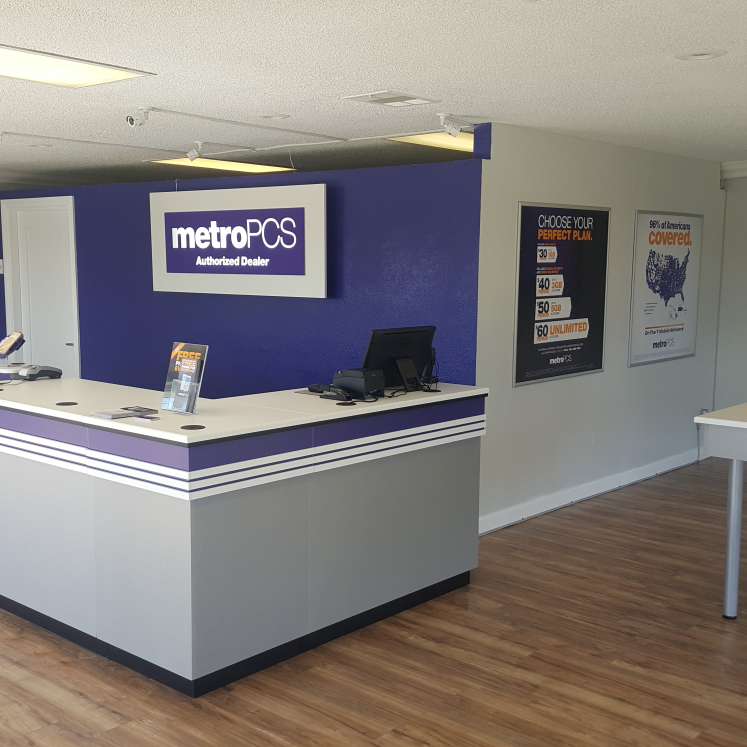 Metro by T-Mobile | 4850 Tyler St Suite1, Riverside, CA 92503 | Phone: (951) 977-8002