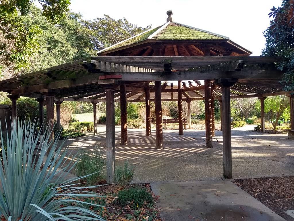 Carolee Shields White Flower Garden and Gazebo | Davis, CA 95616