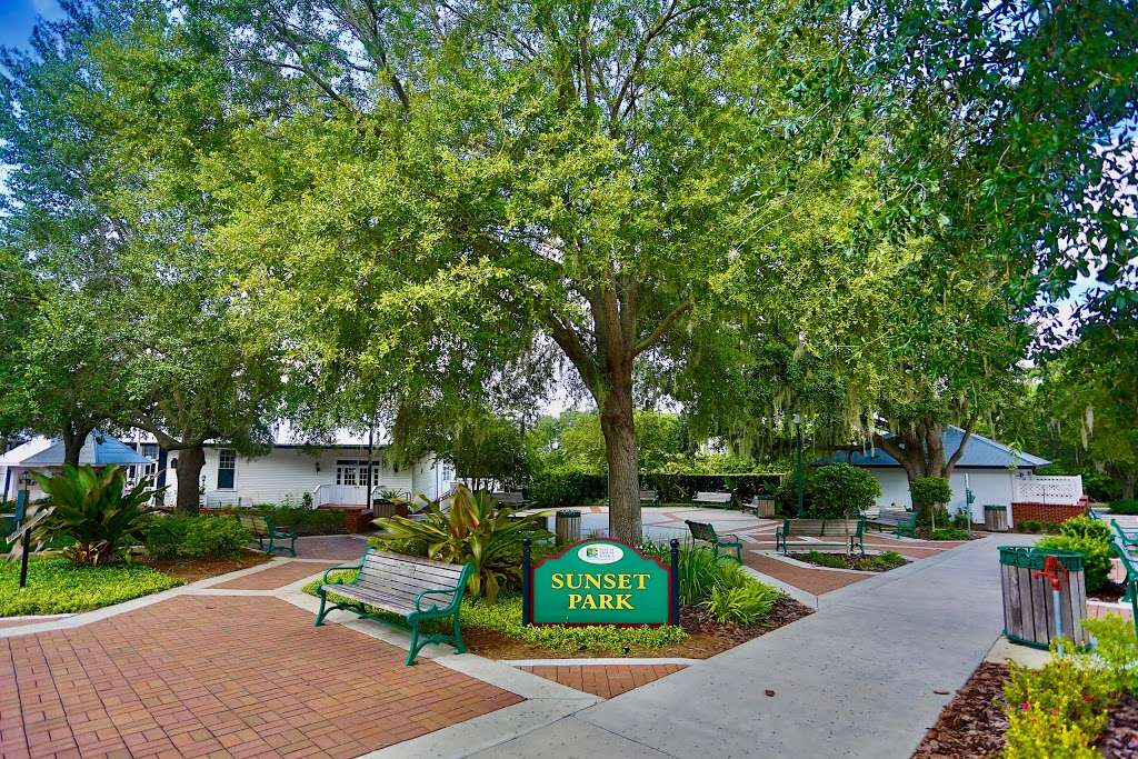 Sunset Park | 230 W 4th Ave, Mt Dora, FL 32757, USA | Phone: (352) 735-7183