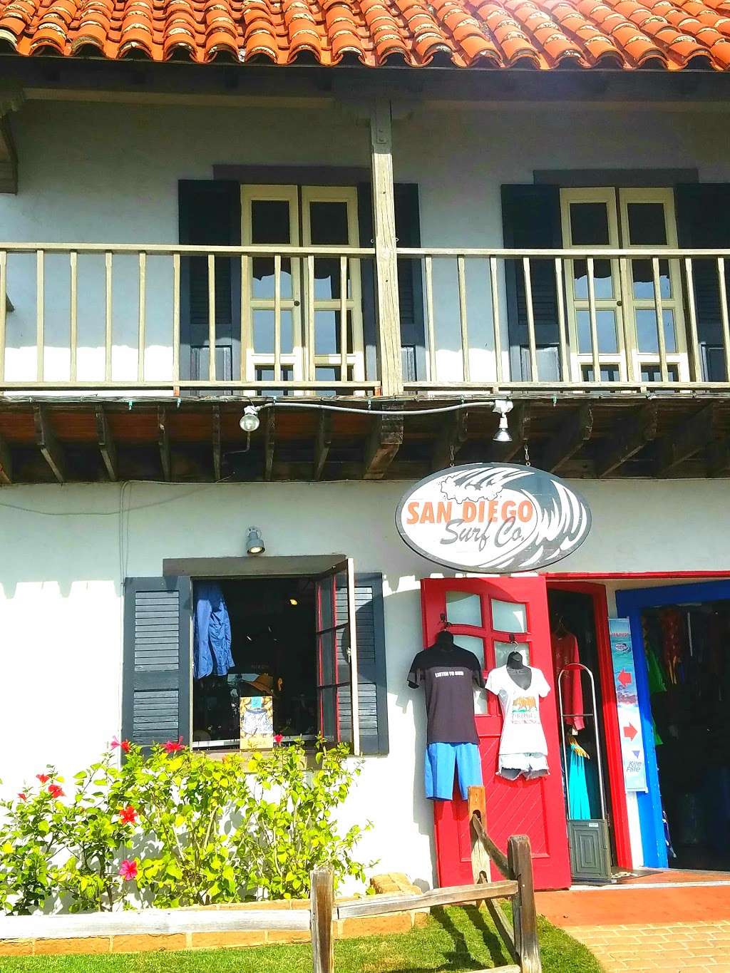 San Diego Surf Co | 839 W Harbor Dr b, San Diego, CA 92101, USA | Phone: (619) 696-8967