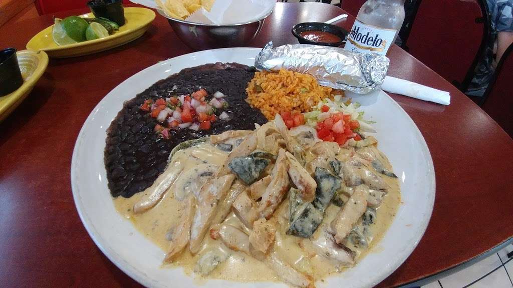 La Carreta Mexican Restaurant | 121 Express Ln, Lansing, KS 66043 | Phone: (913) 250-0054