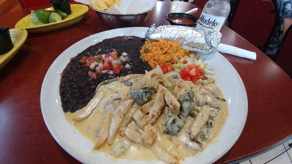 La Carreta Mexican Restaurant | 121 Express Ln, Lansing, KS 66043, USA | Phone: (913) 250-0054