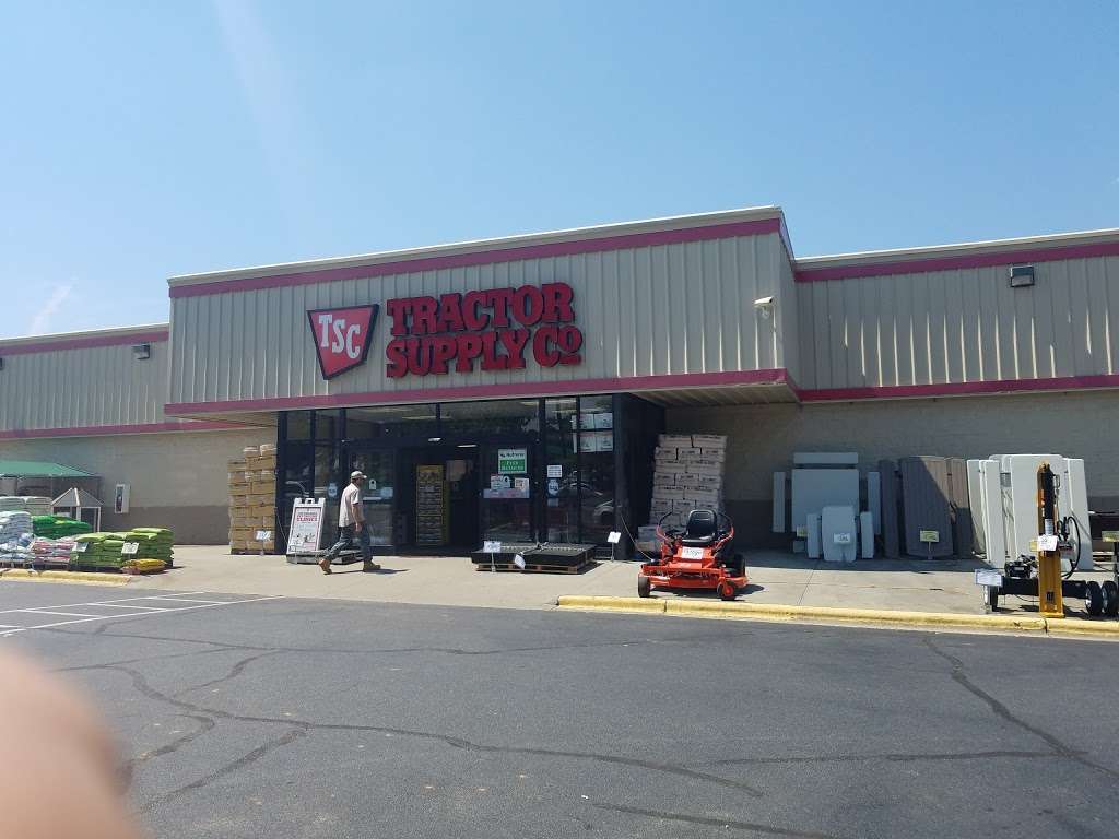 Tractor Supply Co. | 104 Commercial Park Dr SW, Concord, NC 28027, USA | Phone: (704) 782-2462