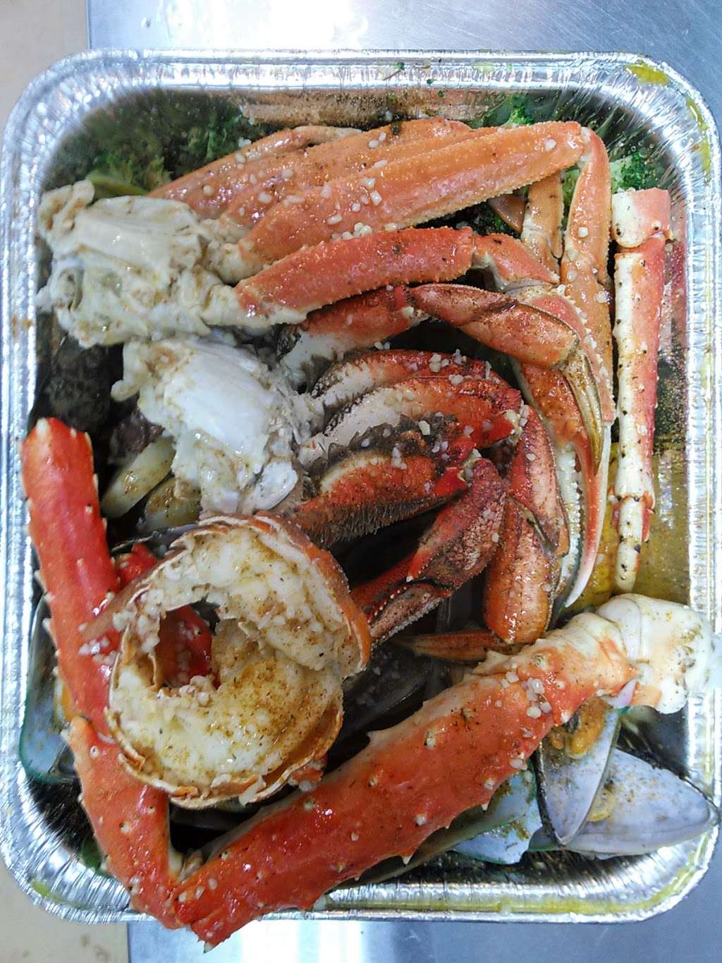 Chas Seafood II | Columbus Farmers Market, 2919 U.S. 206 #404, Columbus, NJ 08022, USA | Phone: (609) 702-8080