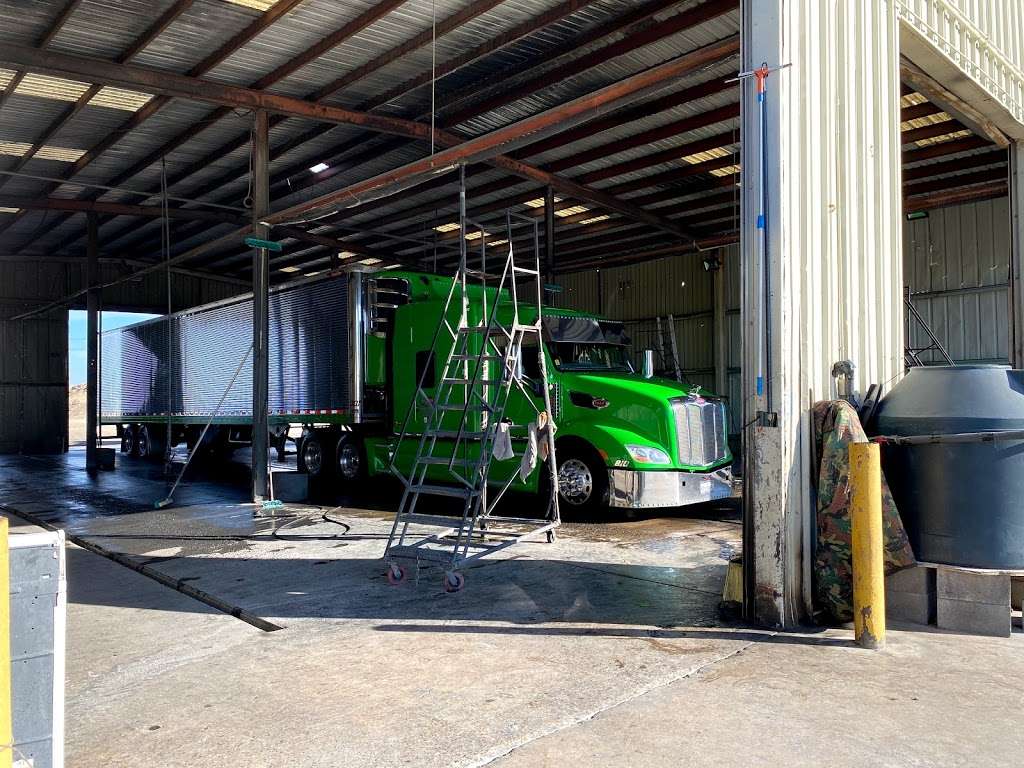 A&A Truck Wash | 2250A Main St, Barstow, CA 92311, USA | Phone: (760) 256-2404