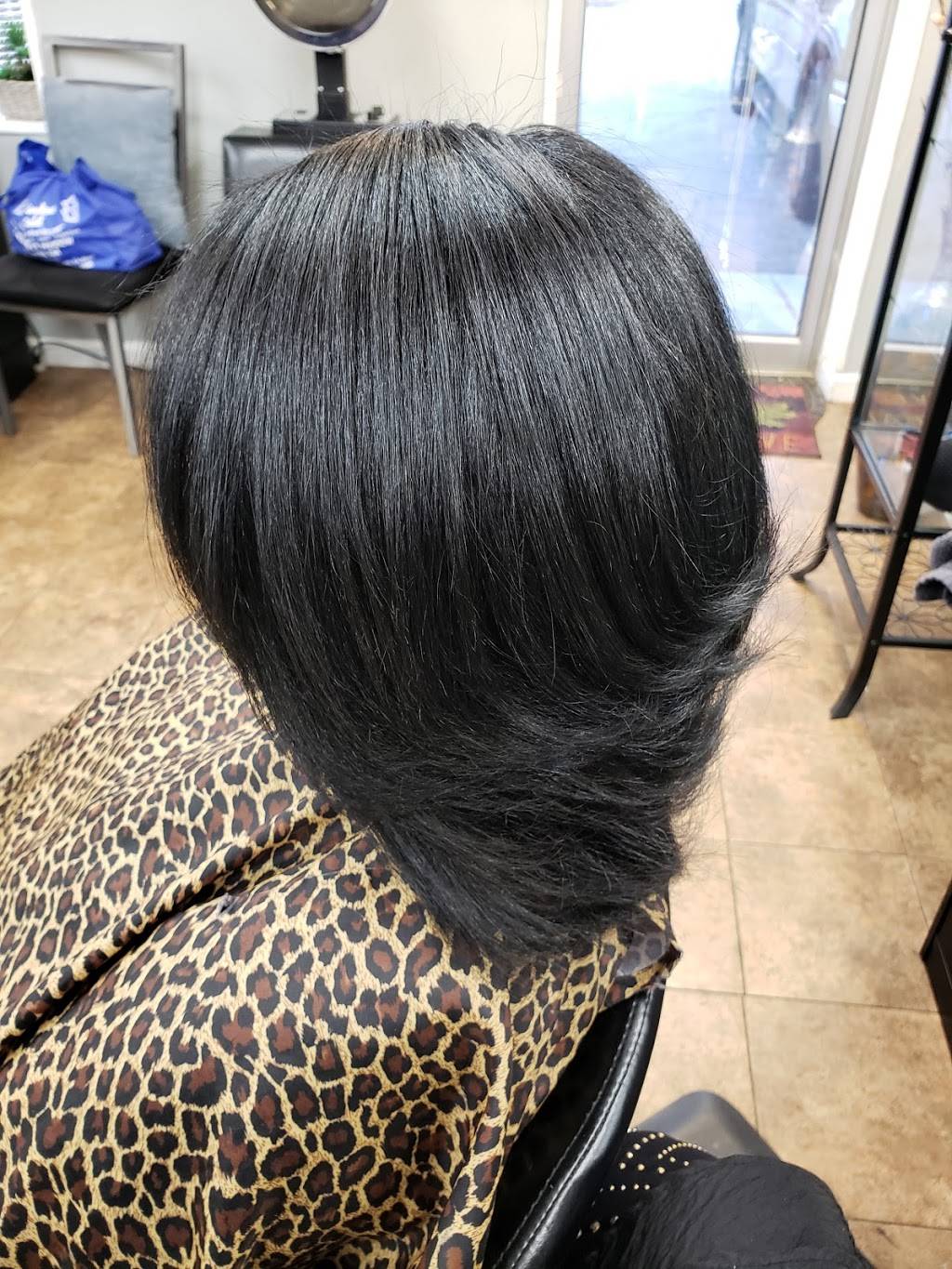 Creative Hands Hair Salon | 2459 Roosevelt Hwy b20, Atlanta, GA 30337, USA | Phone: (770) 833-9639