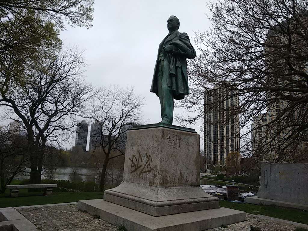 Oglesby Monument | Chicago, IL 60614, USA | Phone: (312) 742-7529