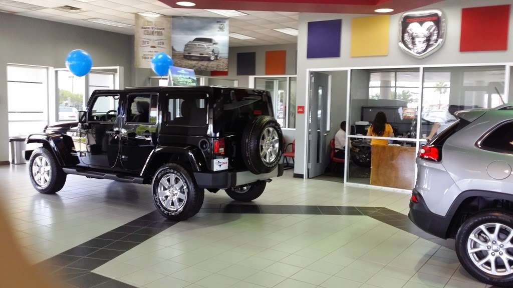 Don Davis Chrysler Dodge Jeep | 214 TX-332, Lake Jackson, TX 77566, USA | Phone: (979) 258-1519