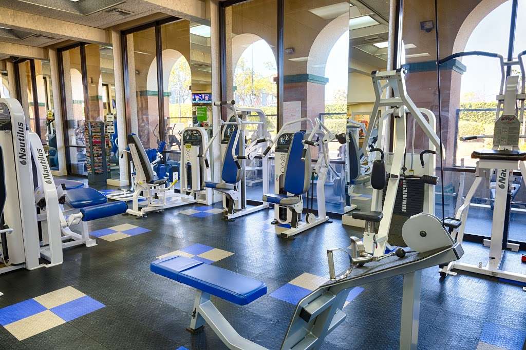 Club Paradise Fitness | 1371 S Mission Rd, Fallbrook, CA 92028, USA | Phone: (760) 731-0133