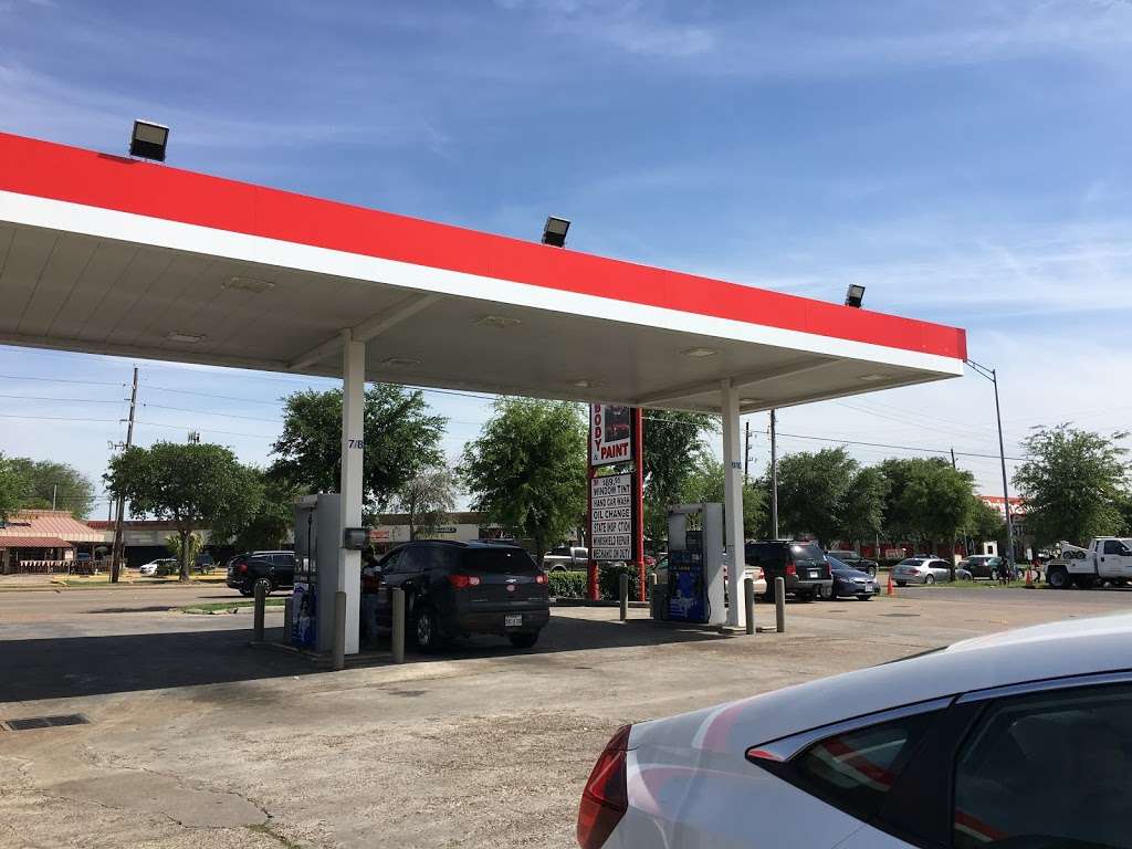 Exxon | 9200 S Main St, Houston, TX 77025, USA | Phone: (713) 665-0088