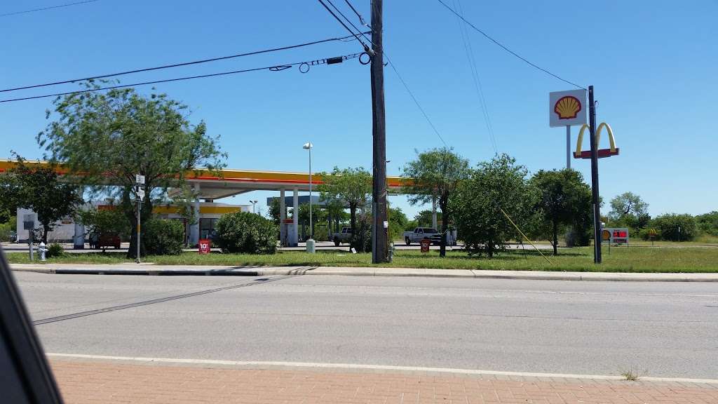 Shell | 6358 Old Pearsall Rd, San Antonio, TX 78242, USA | Phone: (210) 623-7656