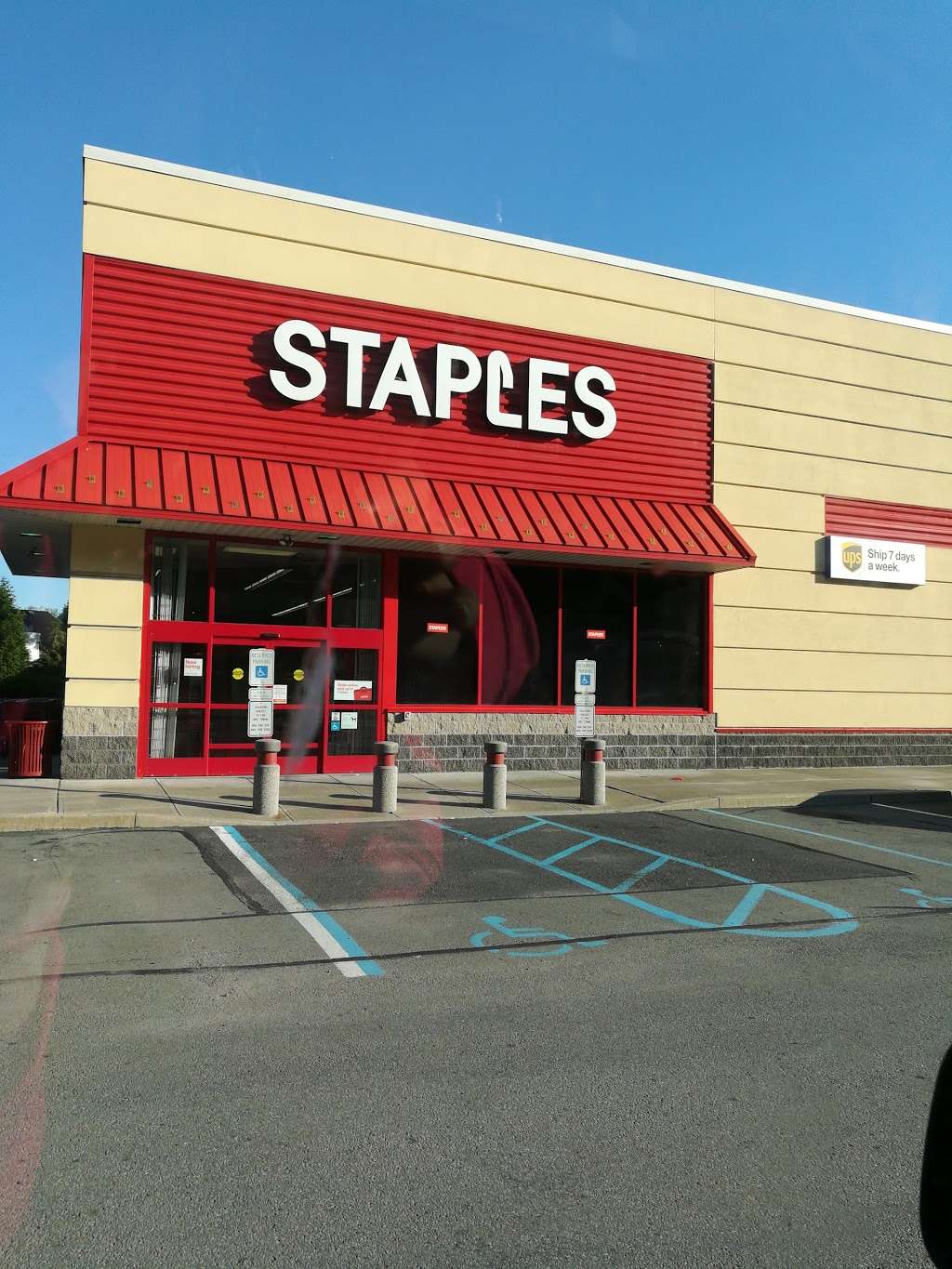 Staples | 102 Milford Landing Dr Suite 1, Milford, PA 18337, USA | Phone: (570) 491-2840