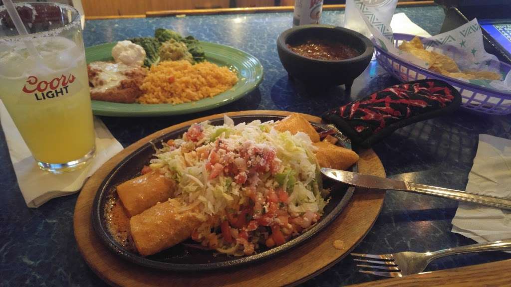 Que Mas Mexican Cafe | 1435 W Craig Rd suite d, North Las Vegas, NV 89032, USA | Phone: (702) 633-4249