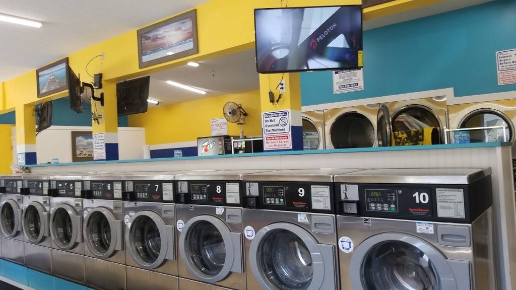 Community Laundry | 701 N Warman Ave, Indianapolis, IN 46222, USA | Phone: (317) 929-1009