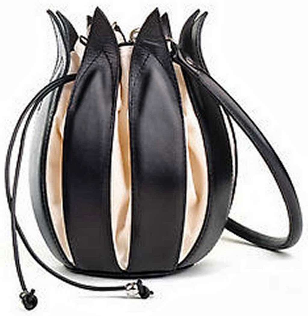 Alenkas finds | Melville Court, Goldhawk Rd, Shepherds Bush, London W12 9NY, UK | Phone: 07515 530439
