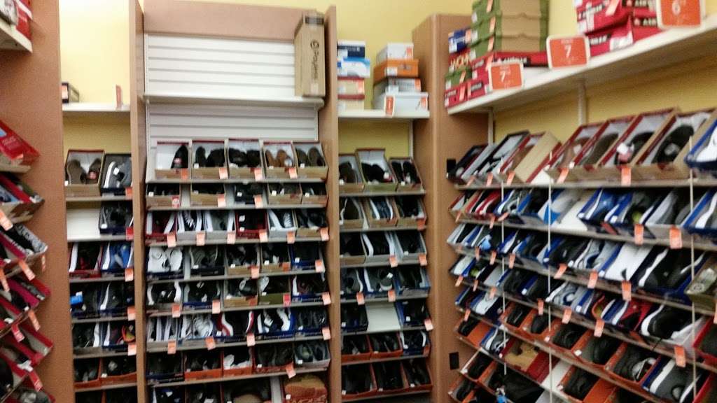 Payless ShoeSource | 8418 N Church Rd N Church RD, Kansas City, MO 64157 | Phone: (816) 792-0863