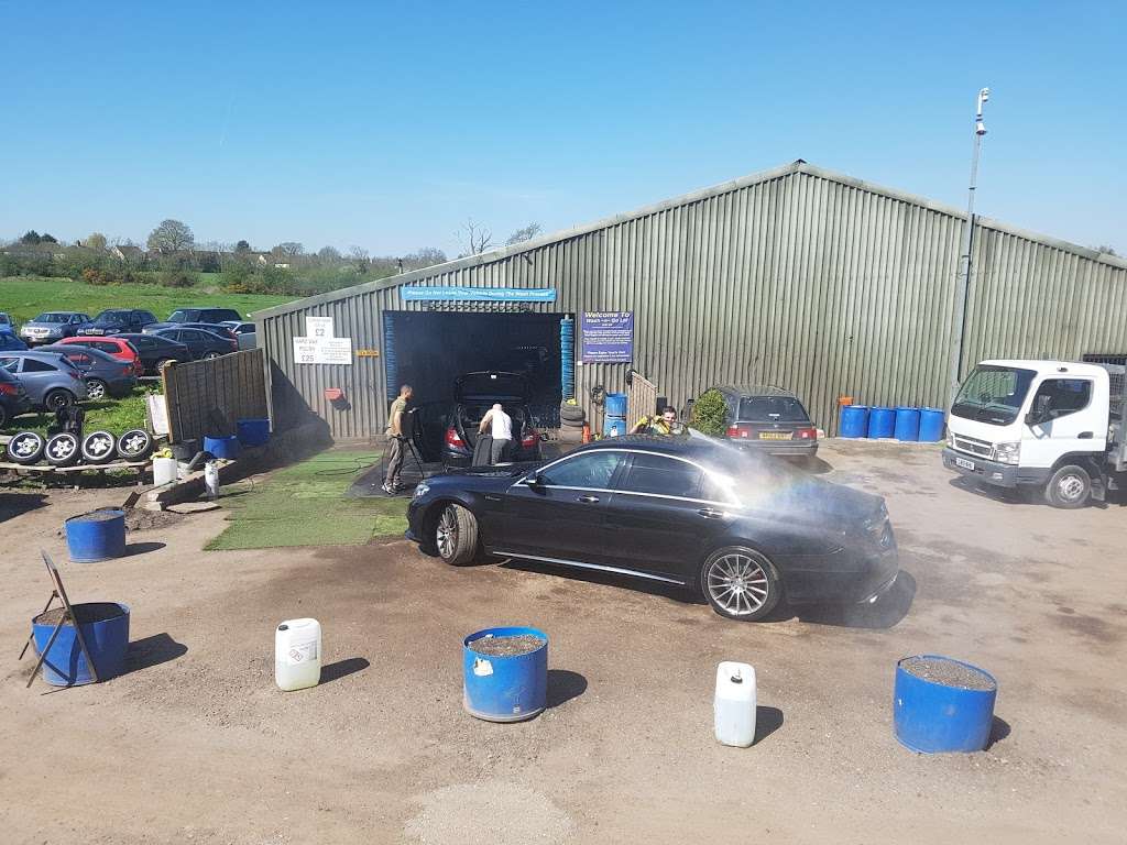 Wash N Go Indoor Car Wash | Goffs Oak, Waltham Cross EN7 6TR, UK | Phone: 07466 803896
