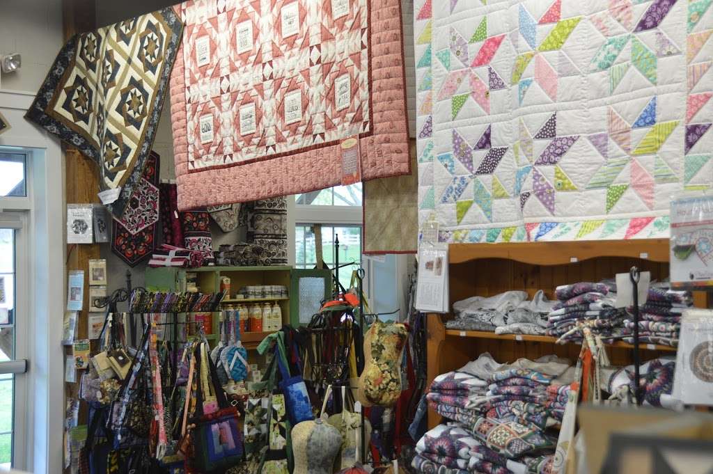 Log Cabin Quilt Shop | 2679 Old Philadelphia Pike, Bird in Hand, PA 17505, USA | Phone: (717) 393-1702