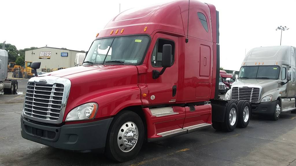 SelecTrucks of Omaha | 1208 31st Ave, Council Bluffs, IA 51501, USA | Phone: (712) 366-6440