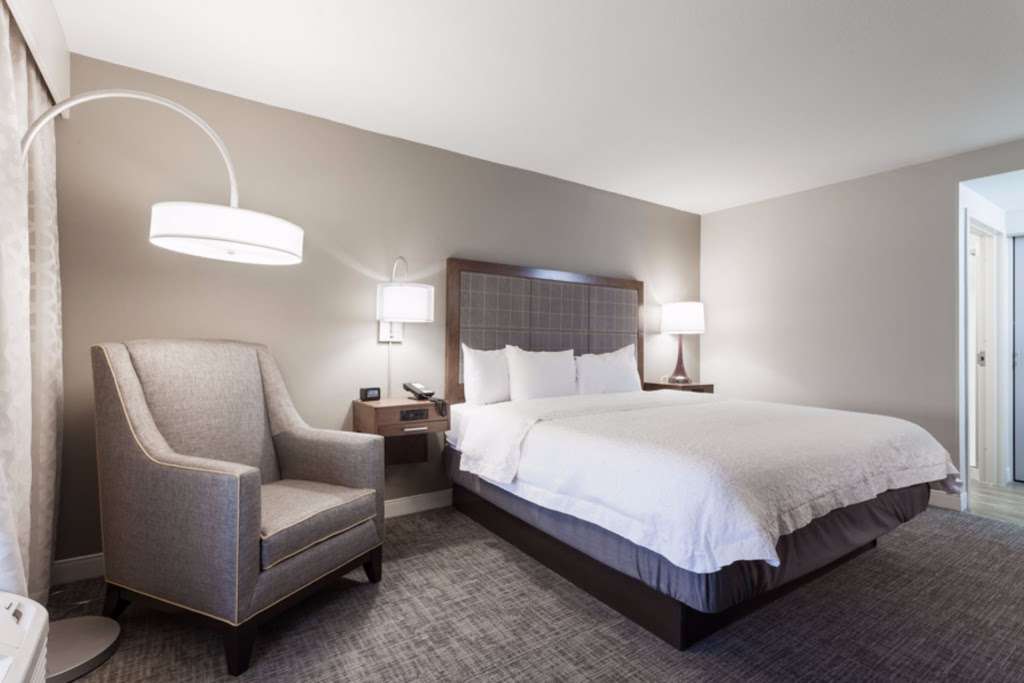 Hampton Inn & Suites Dallas-DFW Airport North-Grapevine | 1750 North, TX-121, Grapevine, TX 76051, USA | Phone: (972) 471-5000