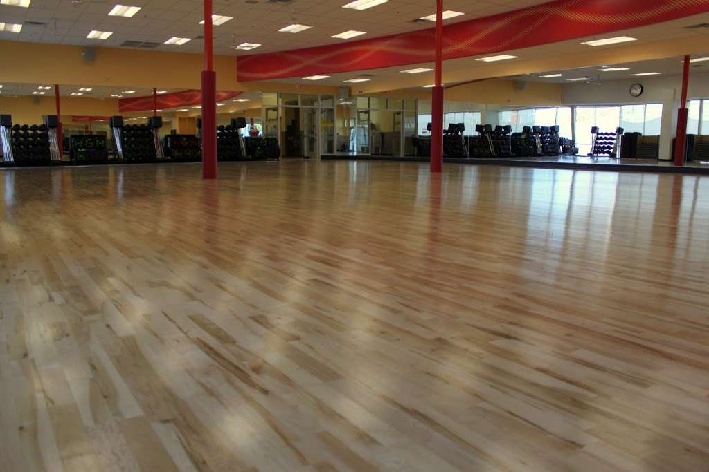 24 Hour Fitness | 3030 N Bellflower Blvd, Long Beach, CA 90808, USA | Phone: (562) 420-1444