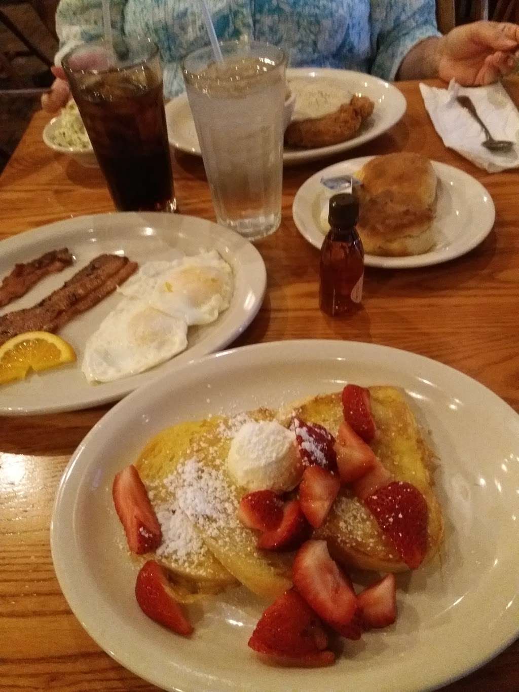 Cracker Barrel Old Country Store | 2012 E 59th St, Anderson, IN 46013, USA | Phone: (765) 642-6424