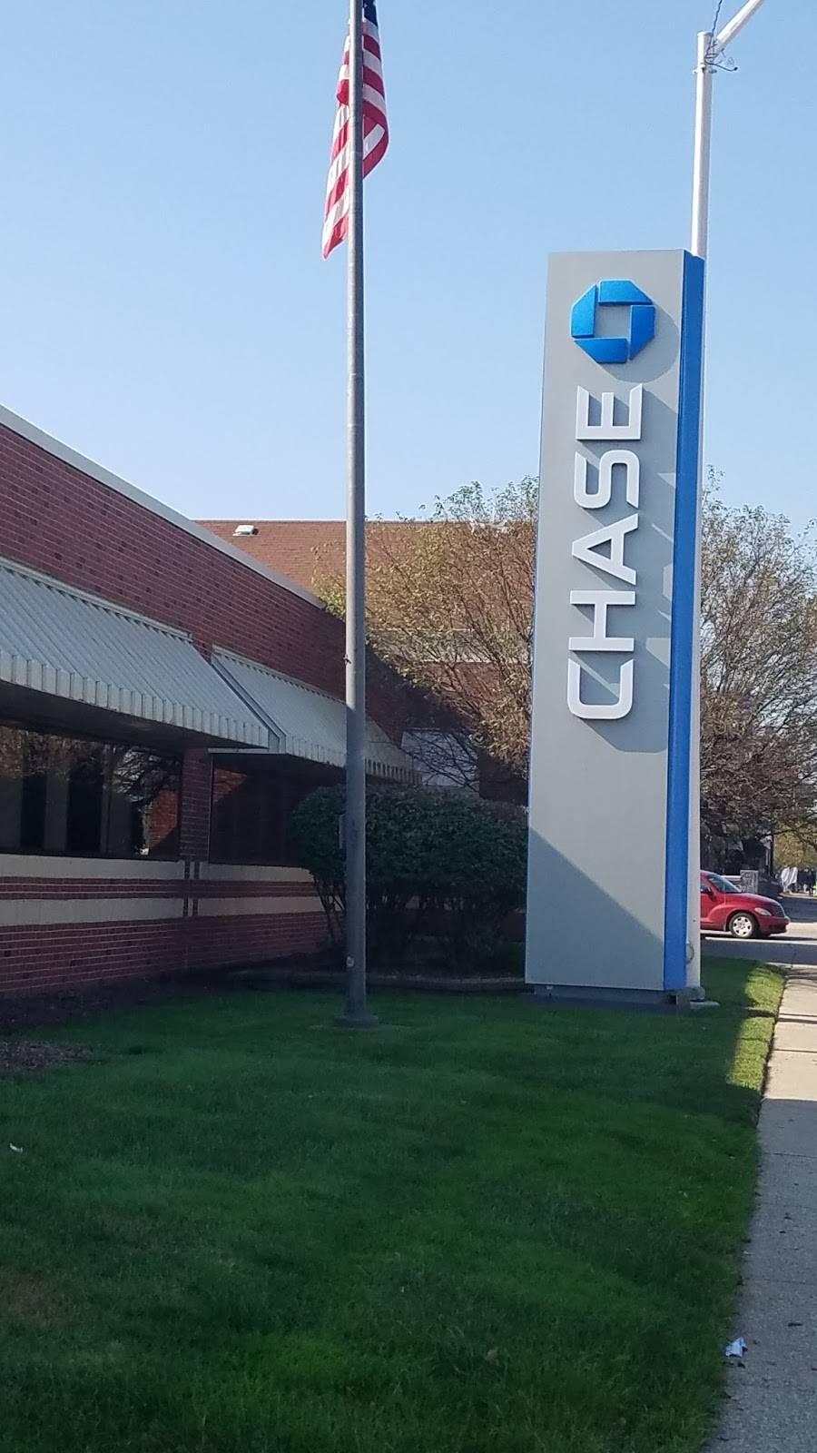 Chase Bank | 3300 E Jefferson Ave, Detroit, MI 48207, USA | Phone: (313) 567-0052