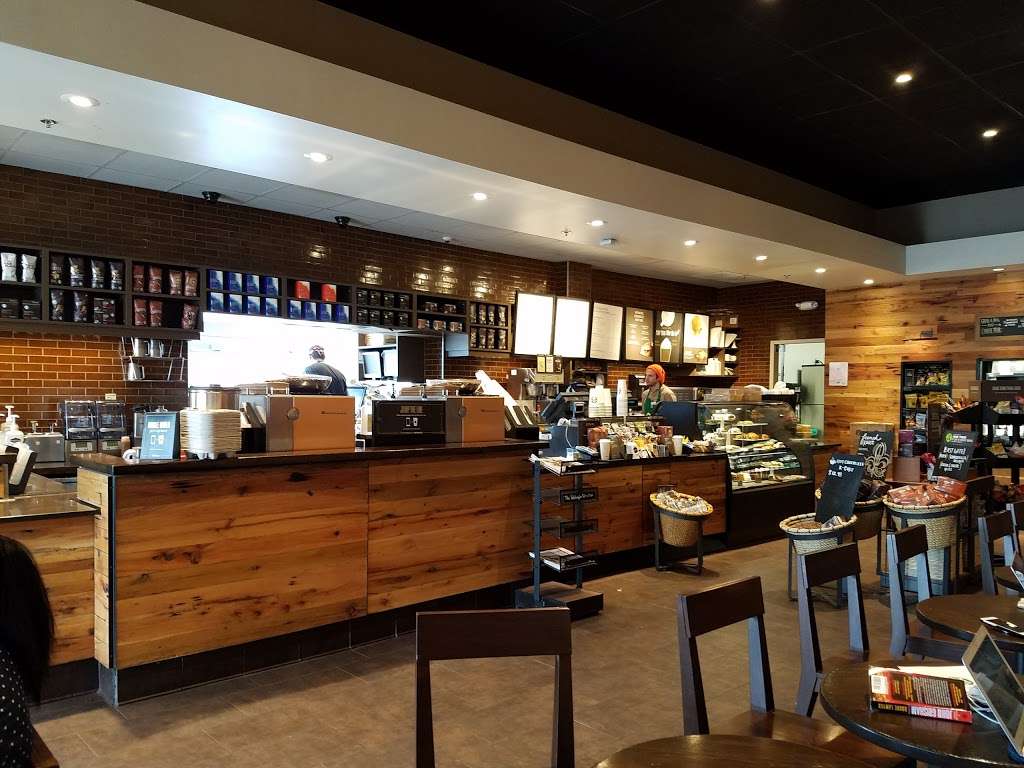 Starbucks | 25360 Eastern Marketplace Plaza Suite 100, Chantilly, VA 20152, USA | Phone: (571) 367-4948