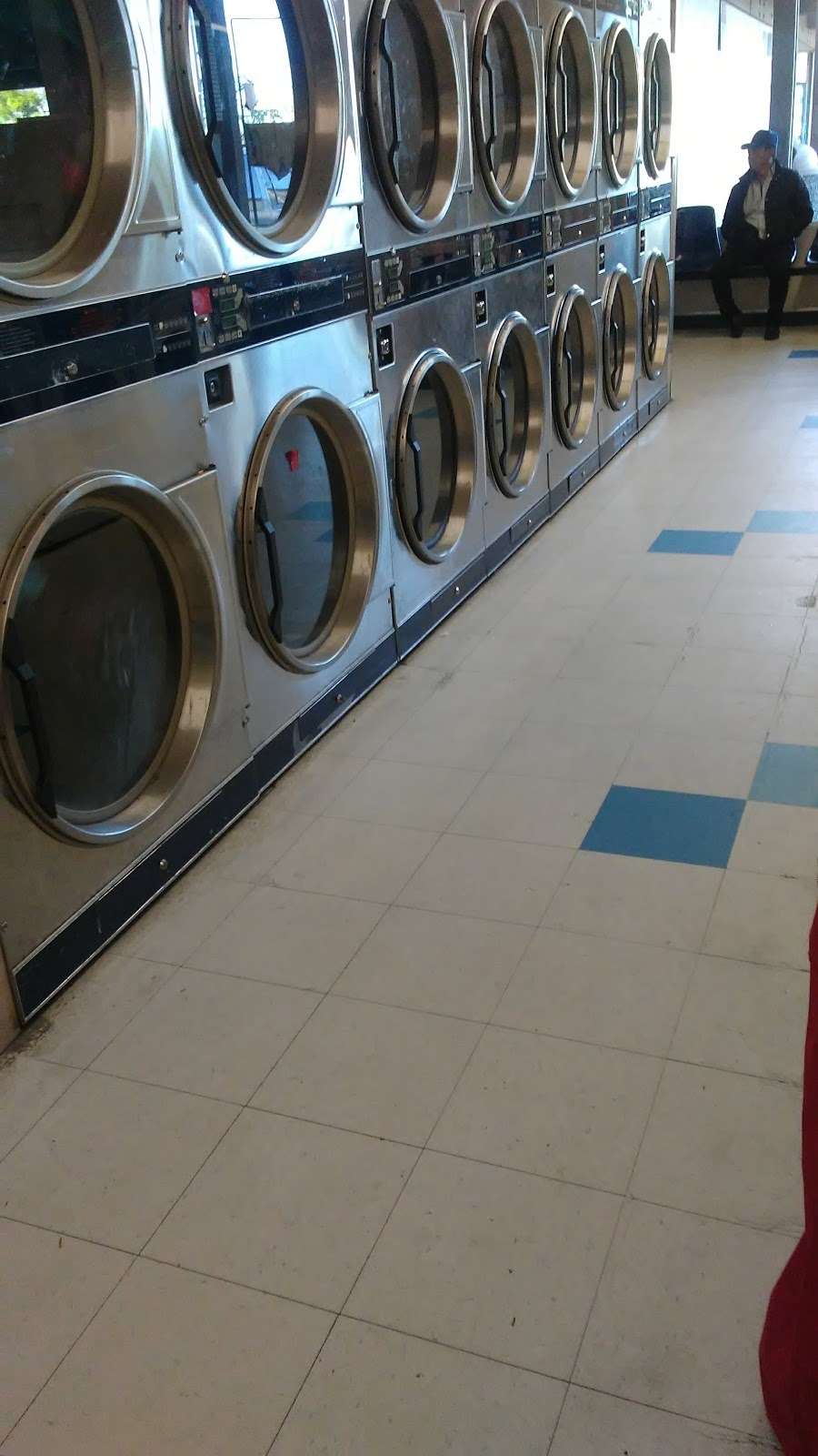 Woodland Ave. Launderette | 89 Woodland Ave, San Rafael, CA 94901, USA | Phone: (415) 454-5344