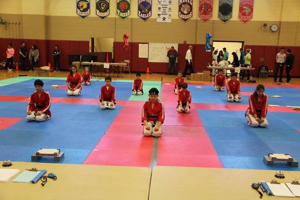 Max Martial Arts Lisle | 2735 Maple Ave, Lisle, IL 60532, USA | Phone: (331) 213-7144